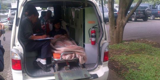 Ingin jadi dokter, Nurul paksakan ikut SNMPTN dari ambulans