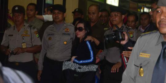 Buronan BLBI Sherny tiba di Bandara Soekarno-Hatta