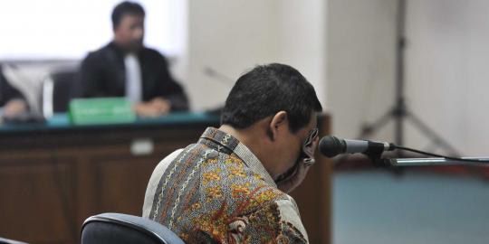 Soemarmo menangis usai sidang di Tipikor