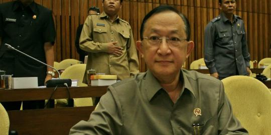 Hendarman janji bantu KPK tuntaskan Hambalang