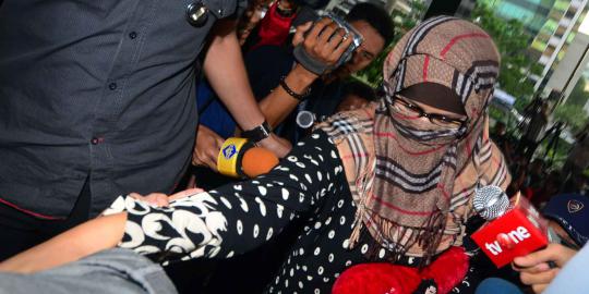 Usai diperiksa, Neneng digiring ke rutan KPK
