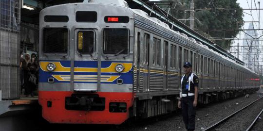Terobos palang kereta, Edi tewas tertabrak KRL