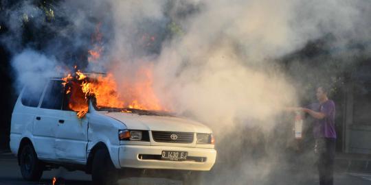 Sebelum terbakar terdengar bunyi benturan keras