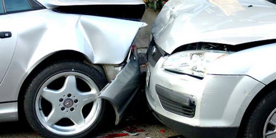  5 Mobil tabrakan beruntun, Tol Priok macet