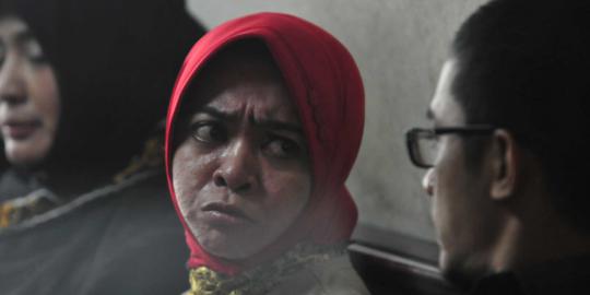 Sidang eksepsi, Wa Ode ditemani tokoh adat Buton