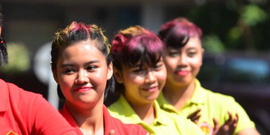 Aksi prajurit cantik joget poco-poco di HUT WARA ke-49
