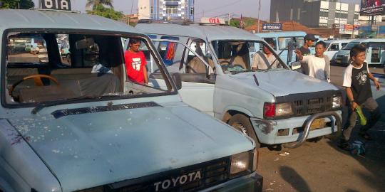 Bentrok antarsopir mikrolet di Kp Melayu, 5 luka