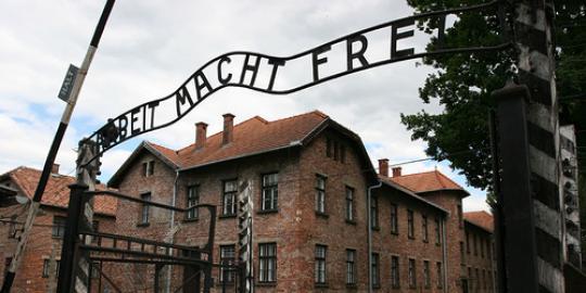 Mempertanyakan kebenaran Holocaust