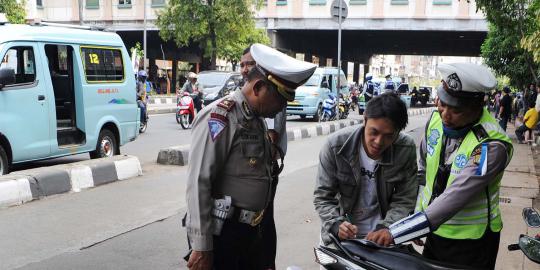  Propam Polda Metro periksa polisi yang merazia Lita