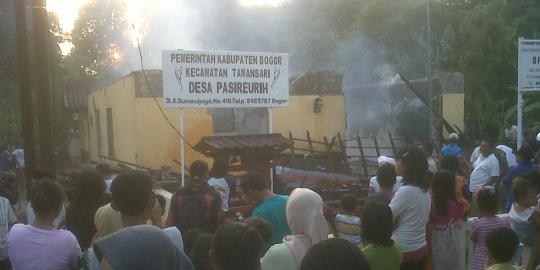 Kantor kades Pasireurih di Bogor terbakar