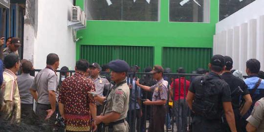 Densus 88 bawa terduga teroris ke ruko di Jl Pancing Medan