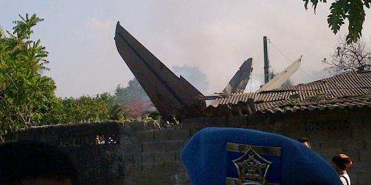 Fokker 27 milik TNI AU juga pernah jatuh di Bandung