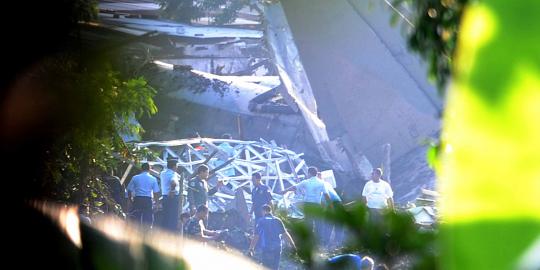 Fokker berisi 7 orang, 6 di antaranya tewas
