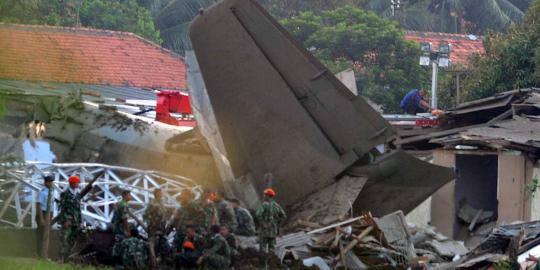 Saat dievakuasi, Pilot Fokker 27 masih bernafas