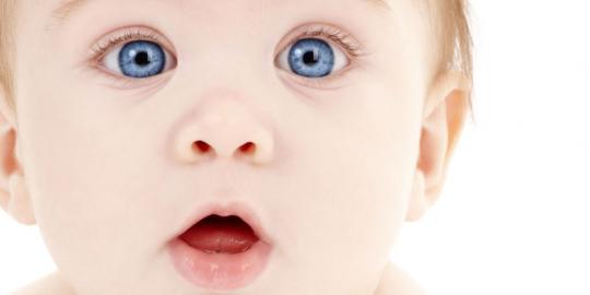  Kapan bayi punya penglihatan tiga dimensi?