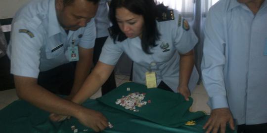 Lacak jaringan narkoba di sel, handphone napi disita