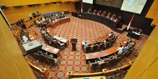 Istilah hukum masih banyak pakai bahasa Belanda