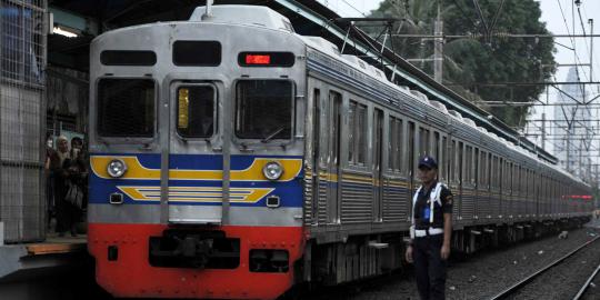 Tukang ojek dan penumpangnya tewas ditabrak KRL