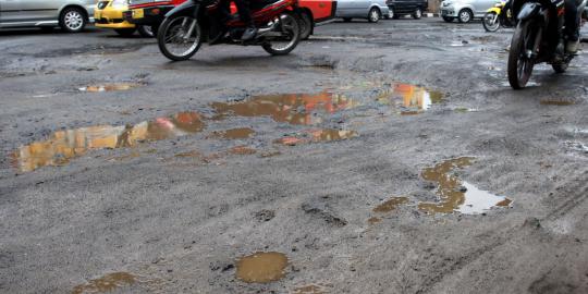 Warga Bandung laporkan jalan rusak ke Ombudsman
