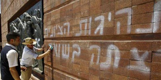 Sebut Hitler berjasa, tiga yahudi garis keras ditangkap