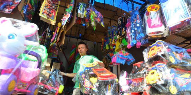 Gurihnya pasar mainan  Indonesia merdeka com
