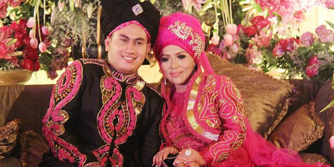 Kisah para 'brondong' nikahi janda kaya  merdeka.com
