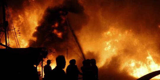 Kawasan padat penduduk di Jakpus terbakar