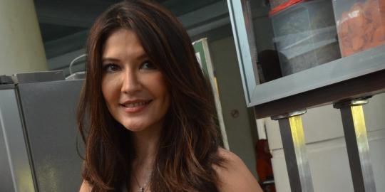 Tamara Bleszynski bacakan puisi untuk Ical