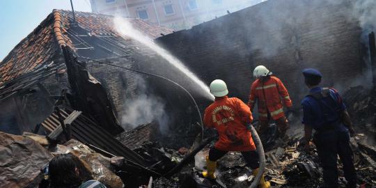 12 Rumah warga di Tanah Abang hangus terbakar