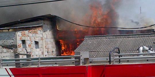 Gara-gara AC, rumah di kompleks Polri terbakar