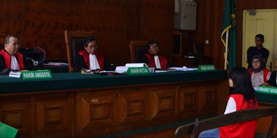 Saksi mangkir, sidang Afriyani ditunda lagi