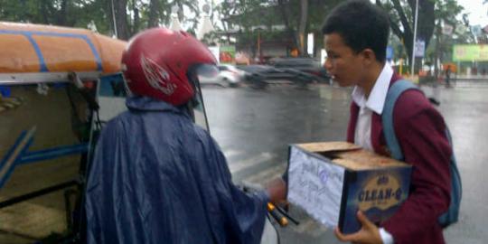 Mahasiswa di Medan ikut kumpulkan koin untuk KPK