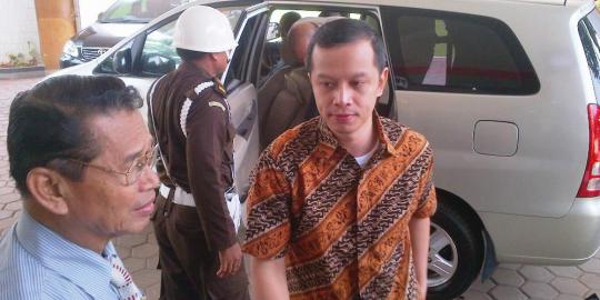 Hadapi sidang perdana, Dhana Widyatmika irit bicara