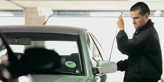Kakak-adik berkomplot gelapkan mobil rental