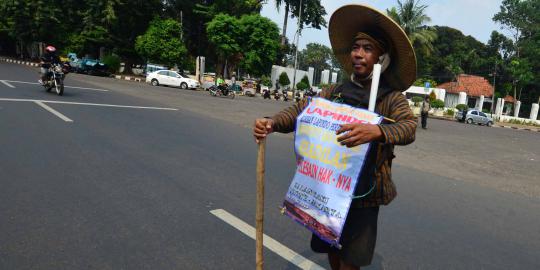 25 Hari jalan kaki, Suwandi korban Lapindo tiba di Jakarta