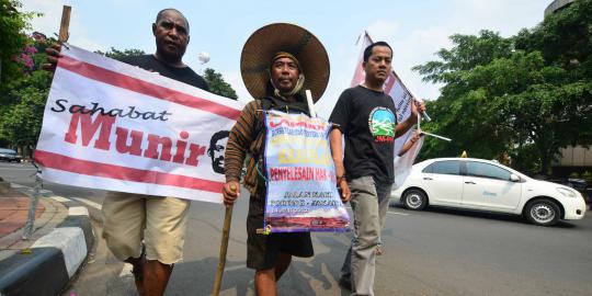 25 Hari jalan kaki, korban Lapindo tiba di Jakarta
