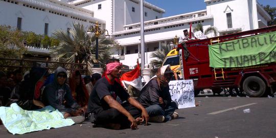 Ratusan warga Pasuruan istighosah tuntut hak tanah