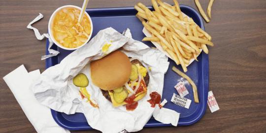 Pengakuan pegawai restoran cepat saji tentang 'junk food'