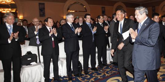 Tak nyoblos, SBY sibuk ngobrol bisnis