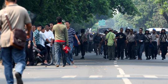 Gara-gara bola, warga Gambir tawuran