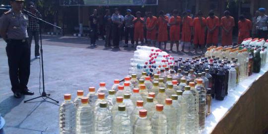 Jelang Ramadan, ribuan botol miras dimusnahkan