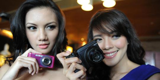 Model cantik dan kamera