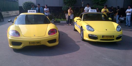 Didatangi Dishub, taksi Ferrari & Porsche ganti pelat