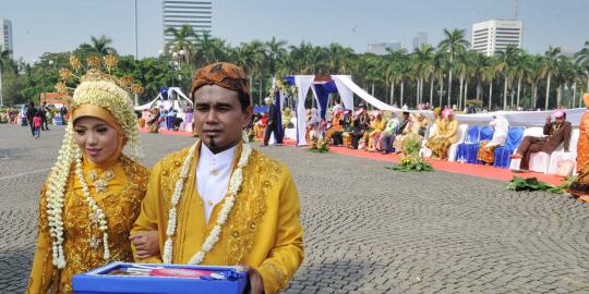 Pelaminan nikah massal terpanjang di Monas