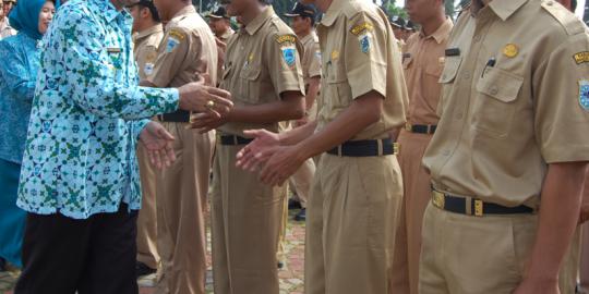 Mutasi sekda jadi staf kelurahan, bupati langgar aturan