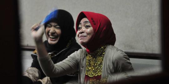 Mainkan kaki di sidang, Fahd Rafiq dibentak hakim