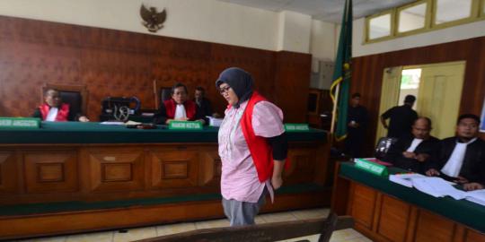 Pengacara Afriani pertanyakan bukti ekstasi