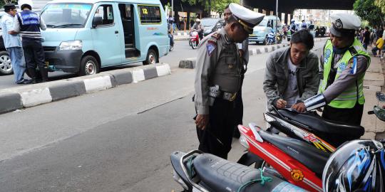 Tiga hari, 1.075 pengendara terobos jalur Transjakarta