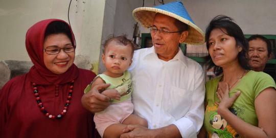 Terbang naik Merpati, bonus foto bareng Dahlan