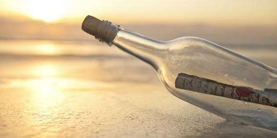 Pesan dalam botol ditemukan setelah 35 tahun